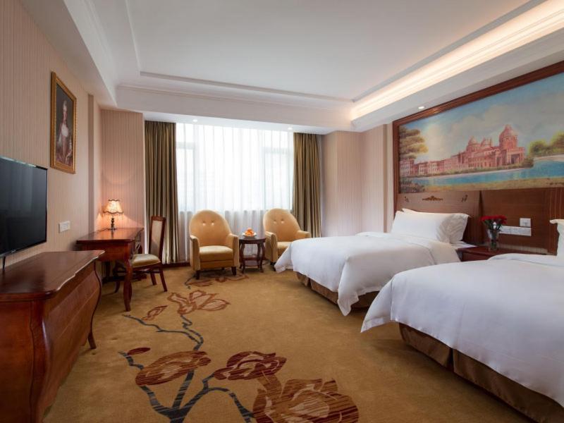 Vienna Hotel Puning South Huancheng Road High-Speed Train Station Exterior photo